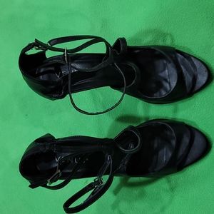 Venus Black Strappy Heels Size 10M